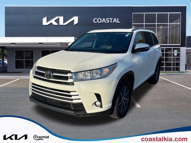 used 2019 Toyota Highlander car, priced at $29,977