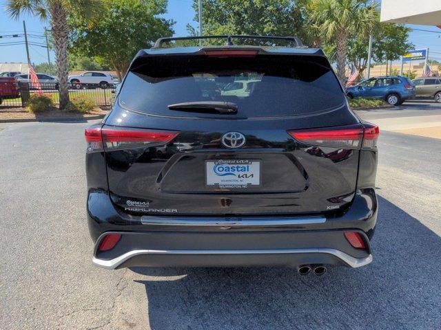 used 2022 Toyota Highlander car, priced at $33,977