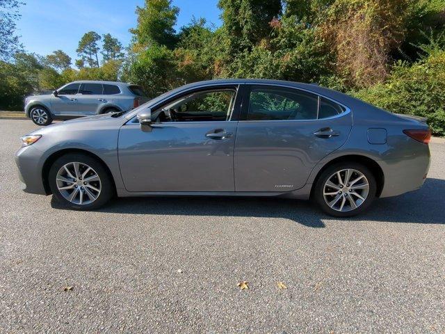 used 2017 Lexus ES 300h car, priced at $18,477