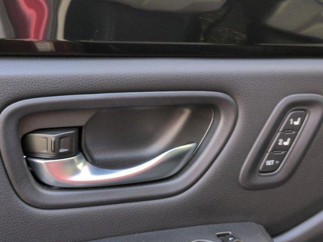 used 2025 Honda Pilot car, priced at $41,977