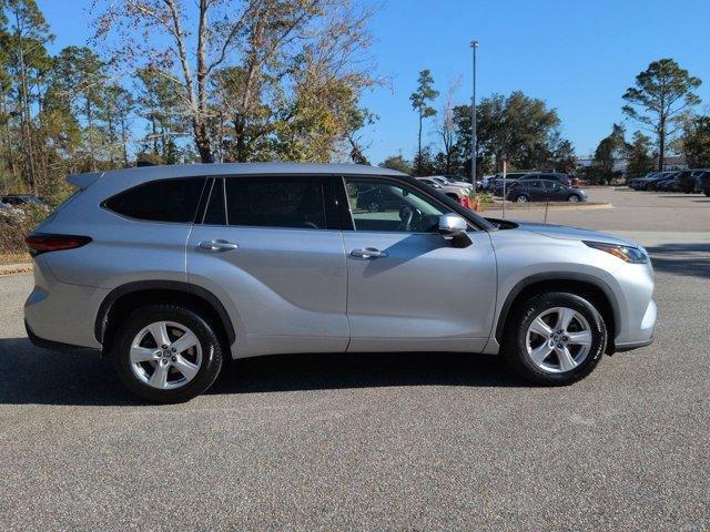 used 2022 Toyota Highlander car, priced at $26,377