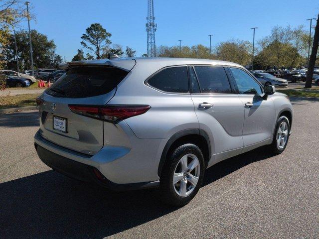 used 2022 Toyota Highlander car, priced at $26,377
