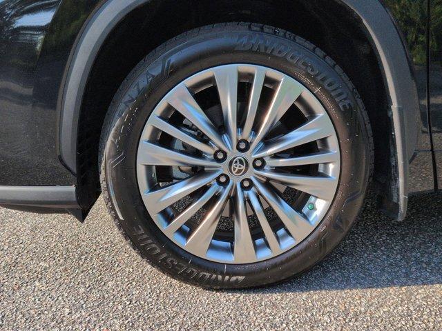 used 2024 Toyota Highlander car, priced at $46,967