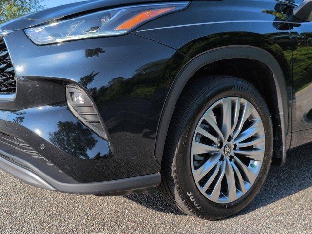used 2024 Toyota Highlander car, priced at $46,967