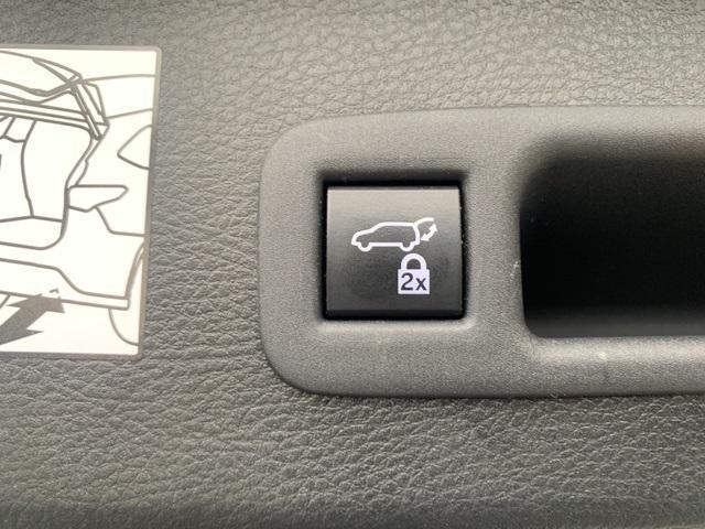 used 2022 Toyota Sienna car, priced at $38,422