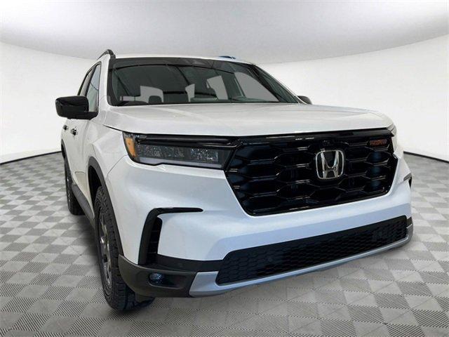 new 2025 Honda Pilot car, priced at $48,259