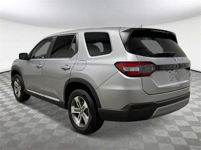new 2025 Honda Pilot car, priced at $44,815