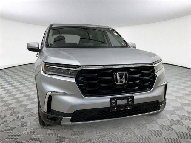 new 2025 Honda Pilot car, priced at $44,815