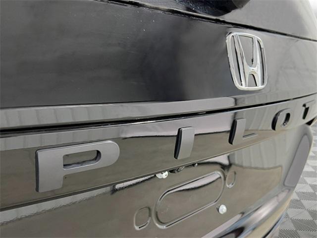 new 2025 Honda Pilot car, priced at $47,176