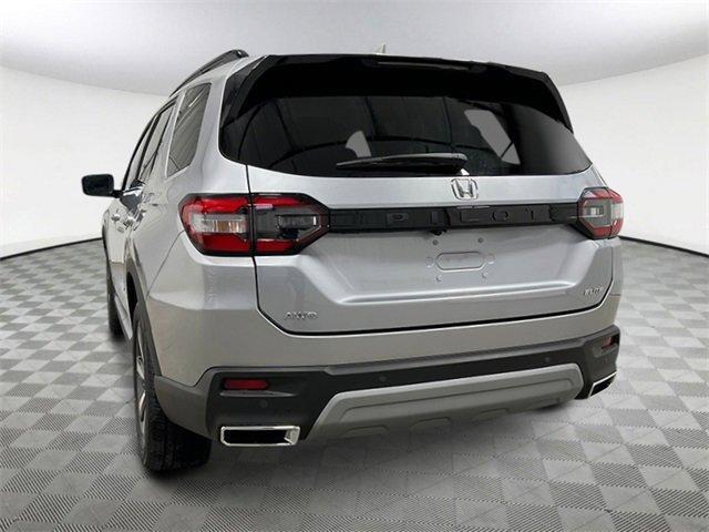new 2025 Honda Pilot car, priced at $52,699