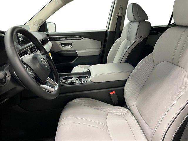 new 2025 Honda Pilot car, priced at $52,699