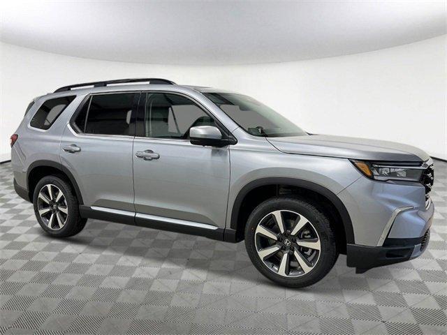 new 2025 Honda Pilot car, priced at $52,699