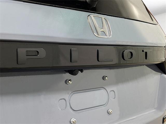 new 2025 Honda Pilot car, priced at $48,159