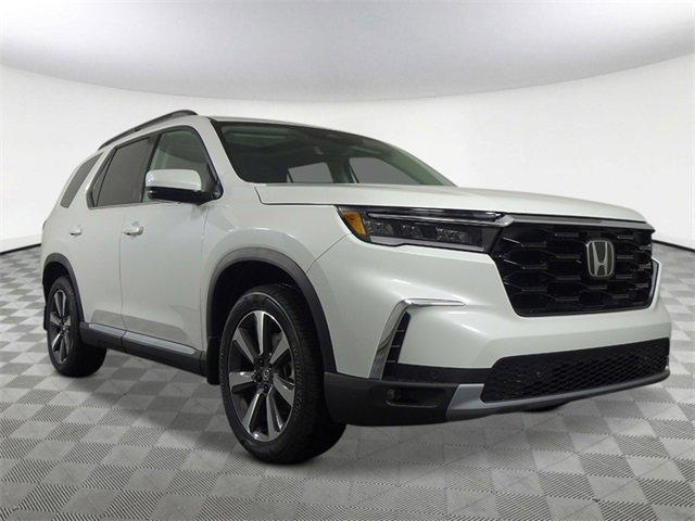 new 2025 Honda Pilot car, priced at $48,250