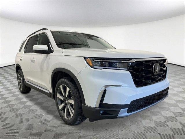 new 2025 Honda Pilot car, priced at $47,703