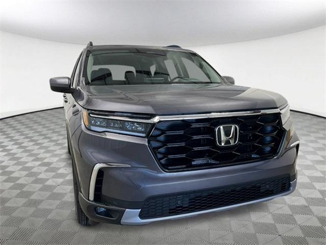 new 2025 Honda Pilot car, priced at $47,176