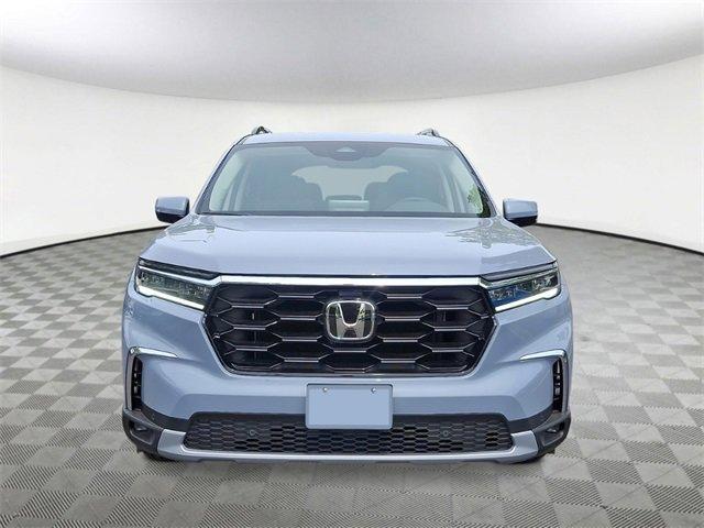 new 2025 Honda Pilot car, priced at $49,938