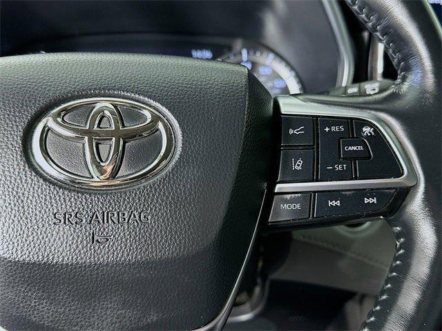 used 2021 Toyota Highlander car, priced at $37,375