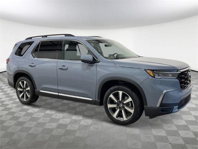 new 2025 Honda Pilot car, priced at $53,885