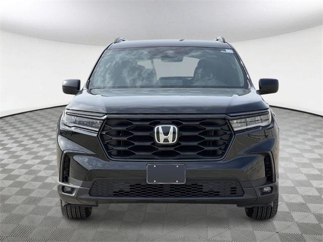 new 2025 Honda Pilot car, priced at $42,378