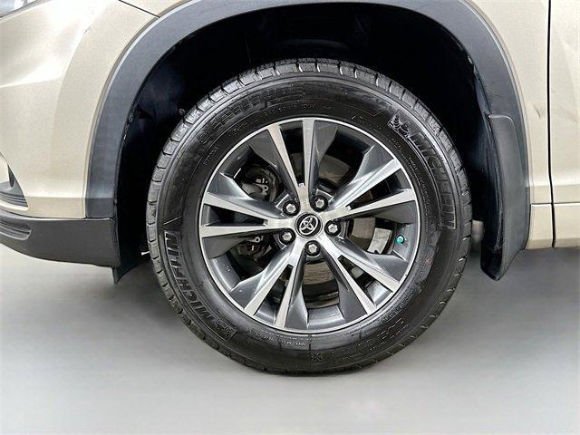 used 2016 Toyota Highlander car, priced at $18,800