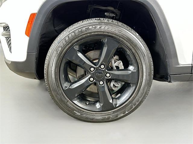 used 2022 Jeep Grand Cherokee car, priced at $27,305