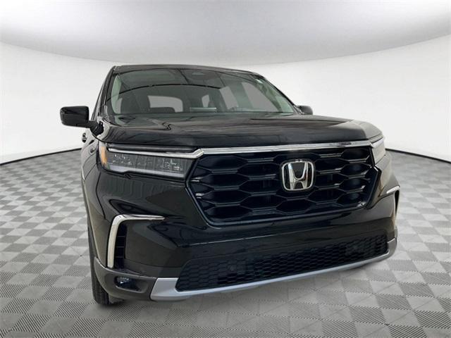 new 2025 Honda Pilot car, priced at $44,839