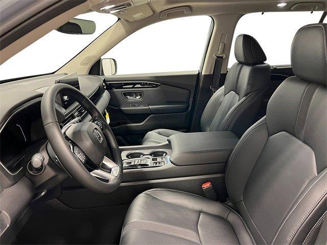 new 2025 Honda Pilot car, priced at $47,276