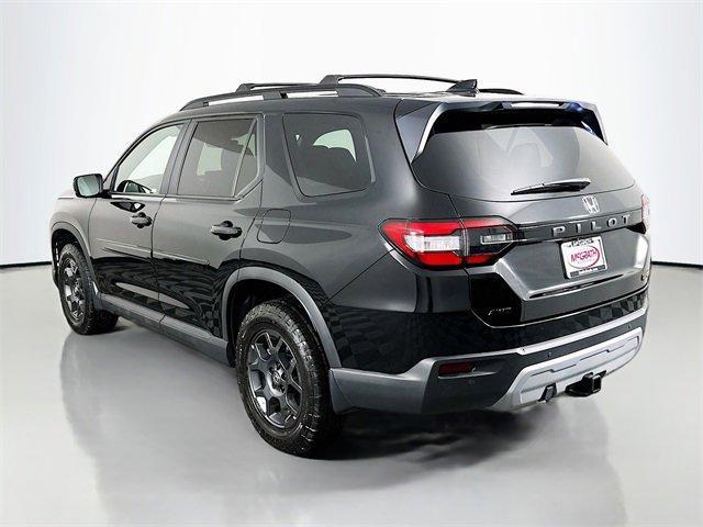 used 2025 Honda Pilot car, priced at $42,995