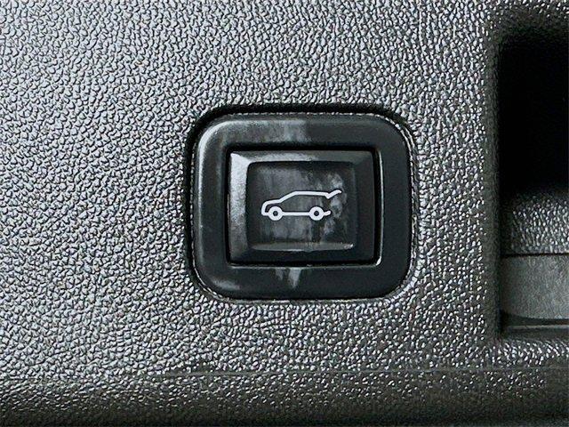 used 2022 Chevrolet Equinox car, priced at $25,095