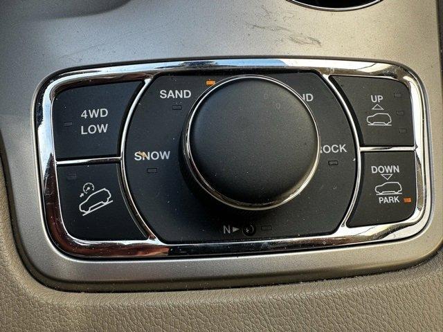 used 2015 Jeep Grand Cherokee car, priced at $17,500