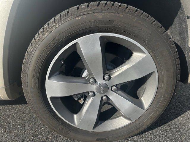 used 2015 Jeep Grand Cherokee car, priced at $17,500