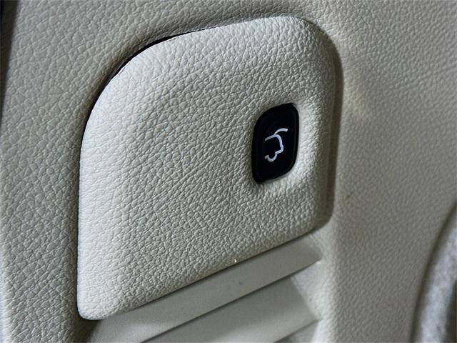 used 2015 Jeep Grand Cherokee car, priced at $17,500