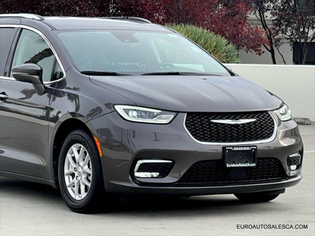 used 2021 Chrysler Pacifica car, priced at $17,999