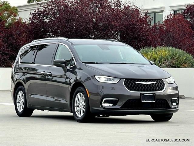 used 2021 Chrysler Pacifica car, priced at $17,999