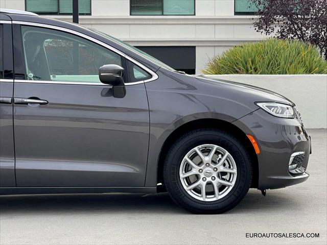 used 2021 Chrysler Pacifica car, priced at $17,999