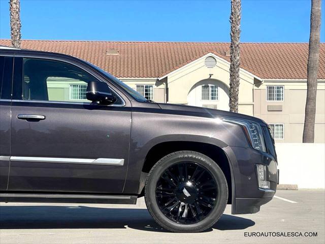 used 2017 Cadillac Escalade ESV car, priced at $29,888