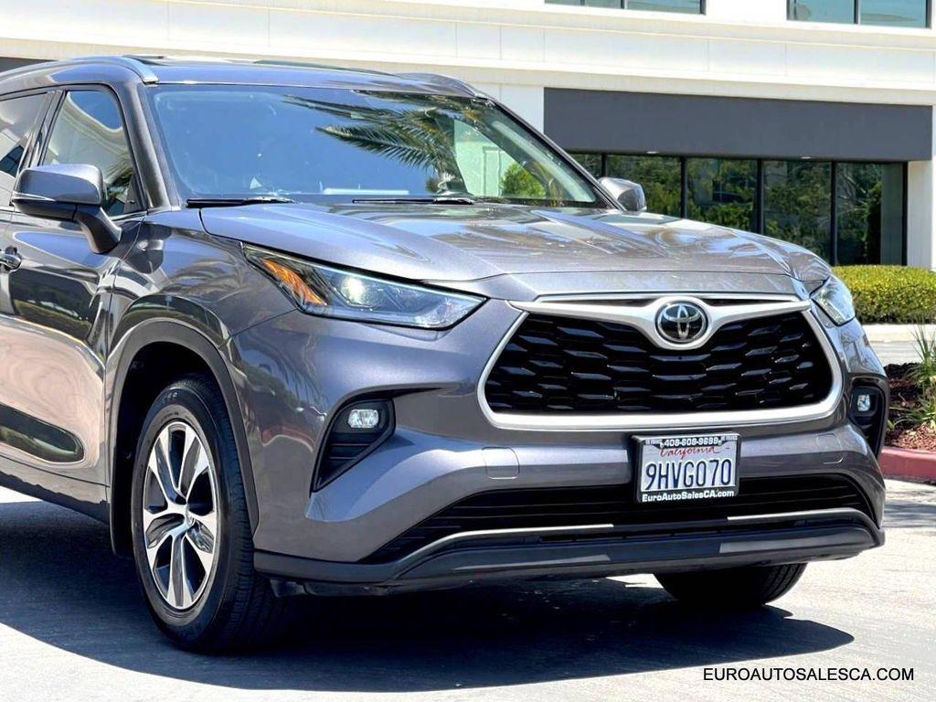 used 2021 Toyota Highlander car, priced at $27,500