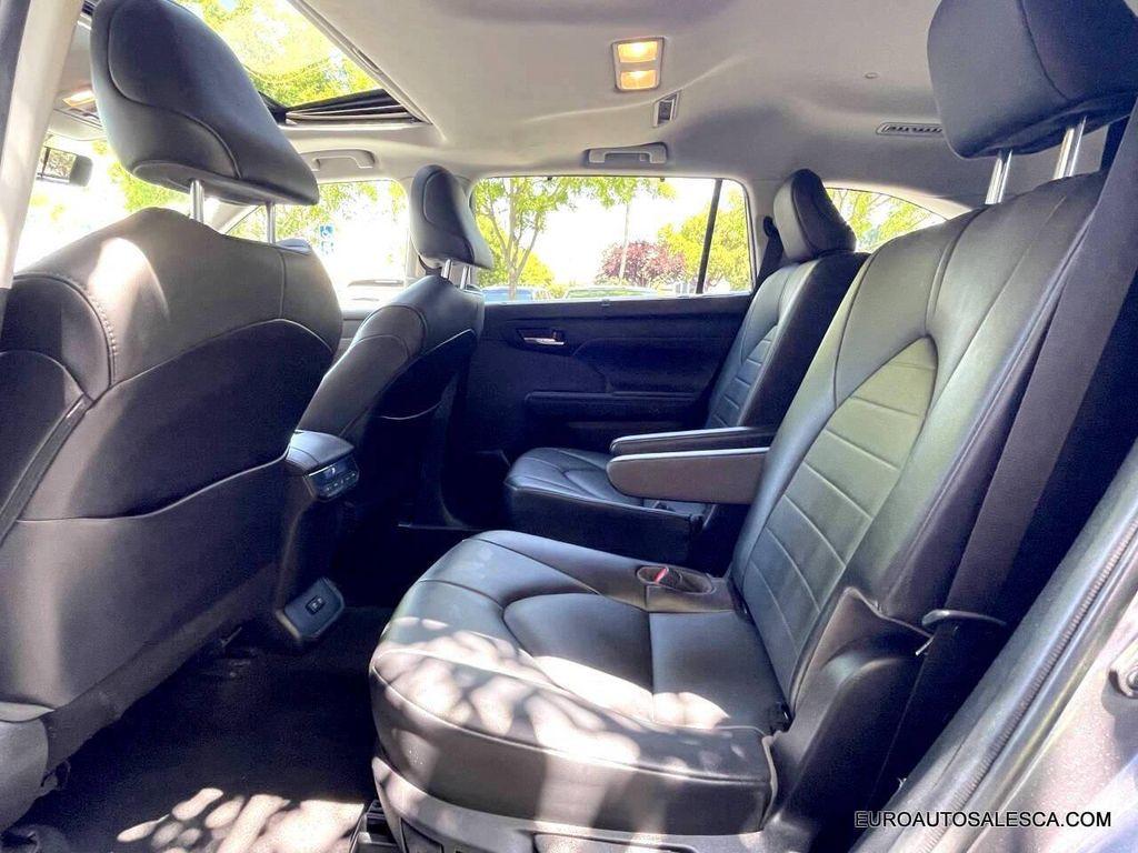 used 2021 Toyota Highlander car, priced at $27,500