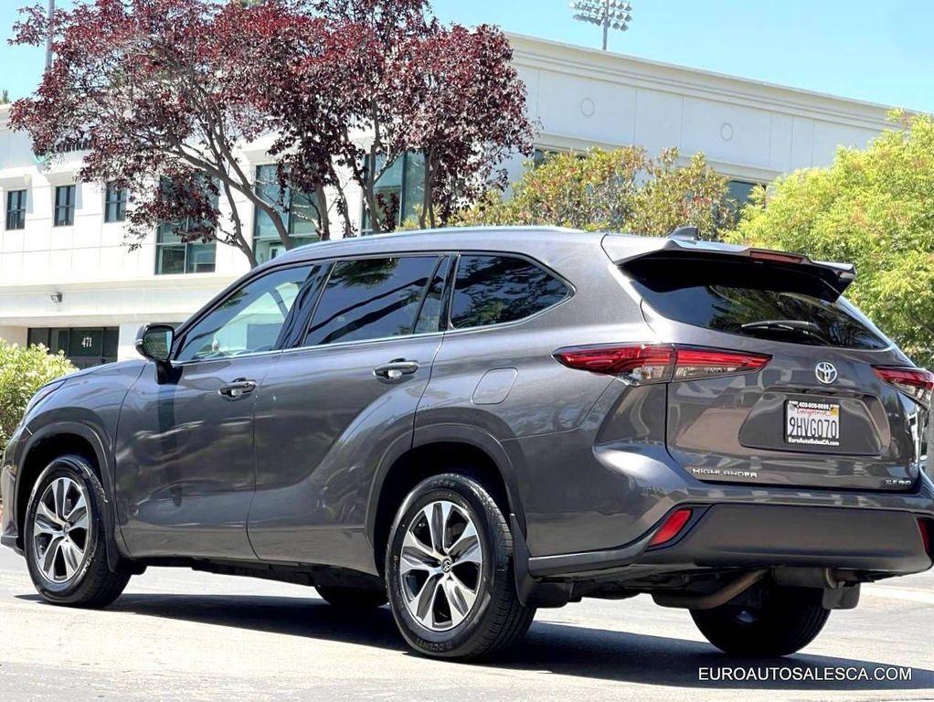 used 2021 Toyota Highlander car, priced at $27,500