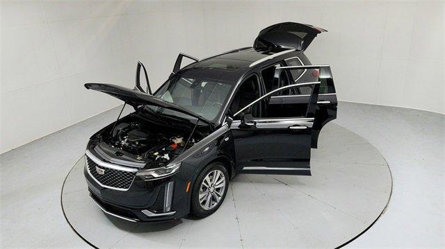 used 2022 Cadillac XT6 car, priced at $37,595