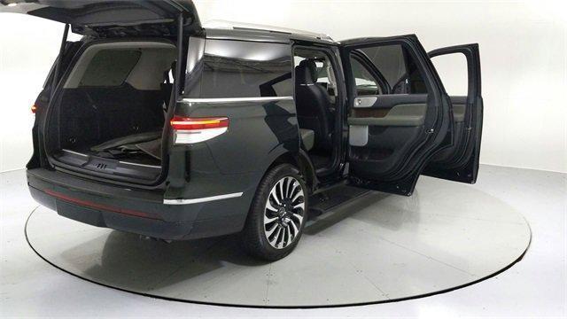 used 2022 Lincoln Navigator car, priced at $79,995