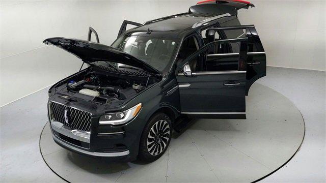 used 2022 Lincoln Navigator car, priced at $79,995