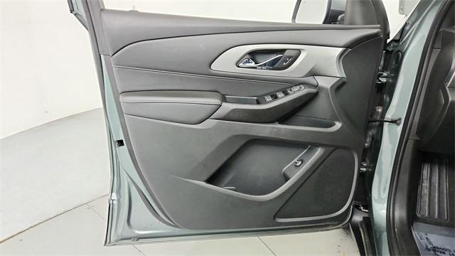 used 2023 Chevrolet Traverse car, priced at $32,995