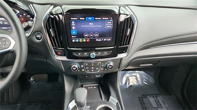 used 2023 Chevrolet Traverse car, priced at $32,995