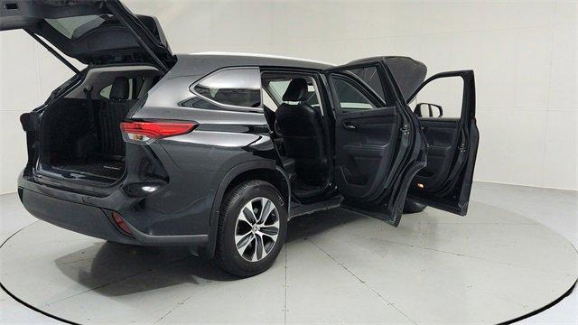 used 2022 Toyota Highlander car, priced at $33,595