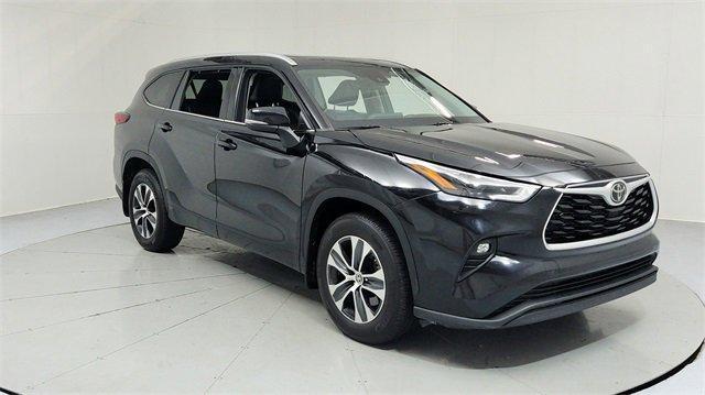 used 2022 Toyota Highlander car, priced at $33,595