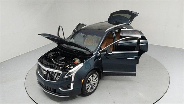 used 2024 Cadillac XT5 car, priced at $46,985