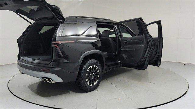 used 2024 Chevrolet Traverse car, priced at $43,995