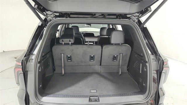 used 2024 Chevrolet Traverse car, priced at $43,995